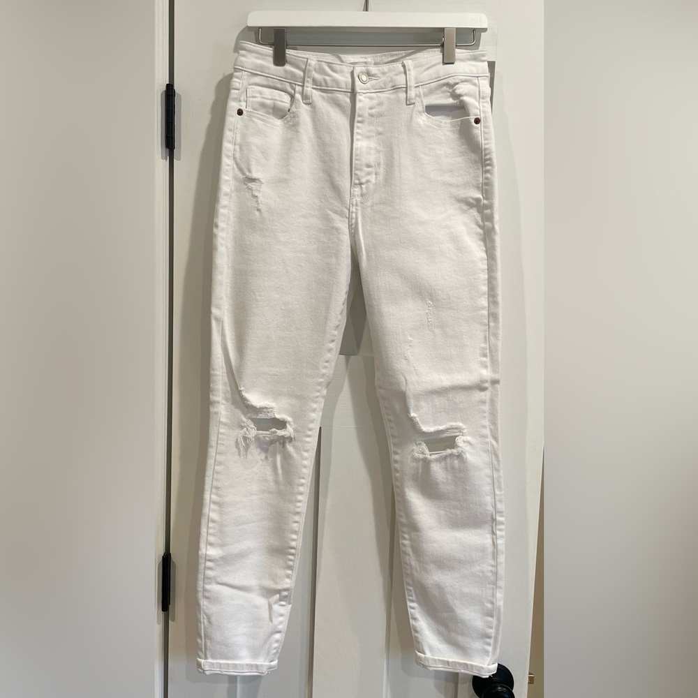 White denim. Cello brand. Worn style at both knees. Size 9. Great condition.